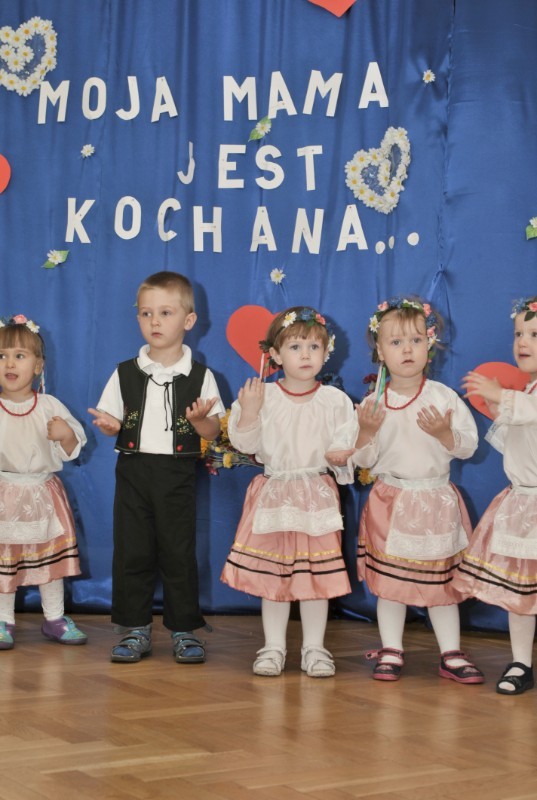Zlobek Dzien Mamy nr 07.JPG